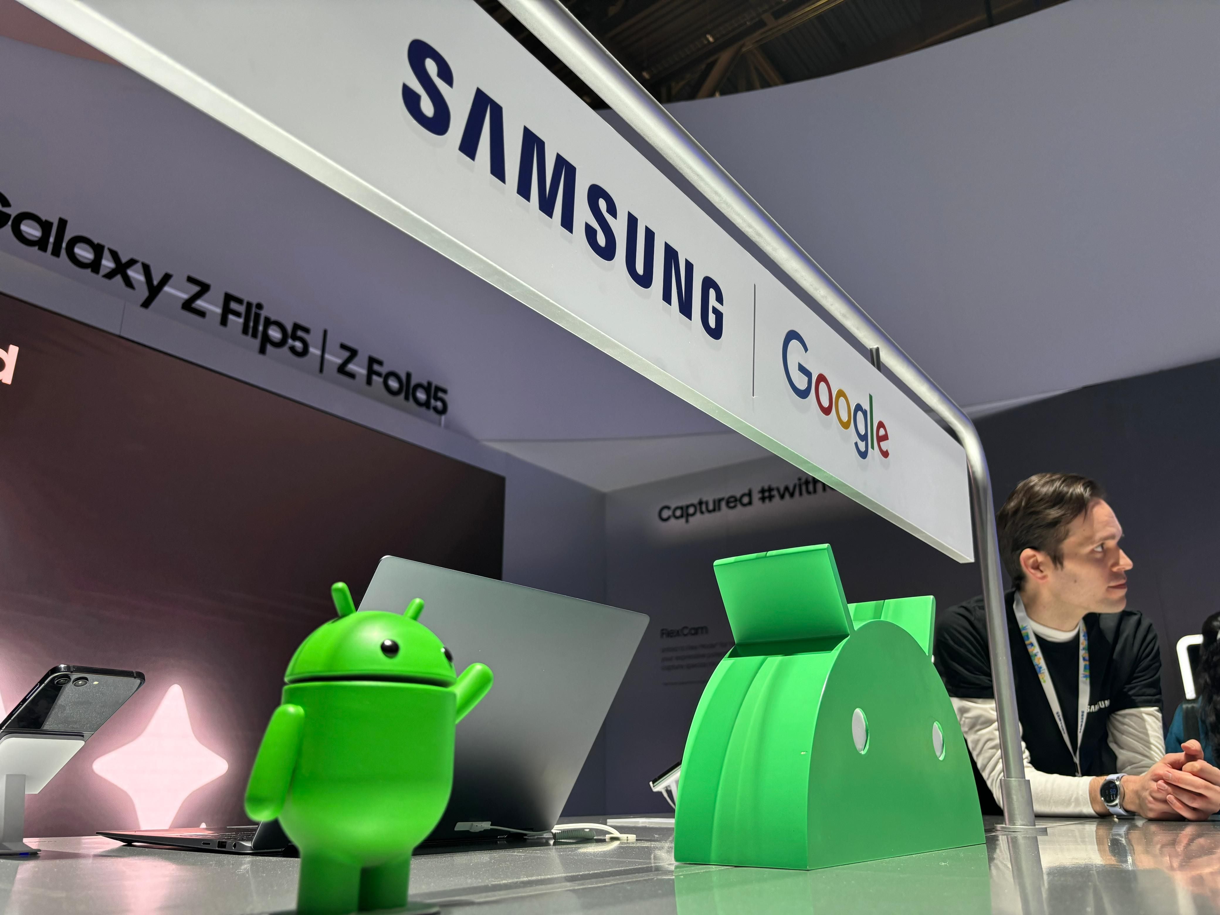 Android Samsung Google Logo CES 2024. (infobae)