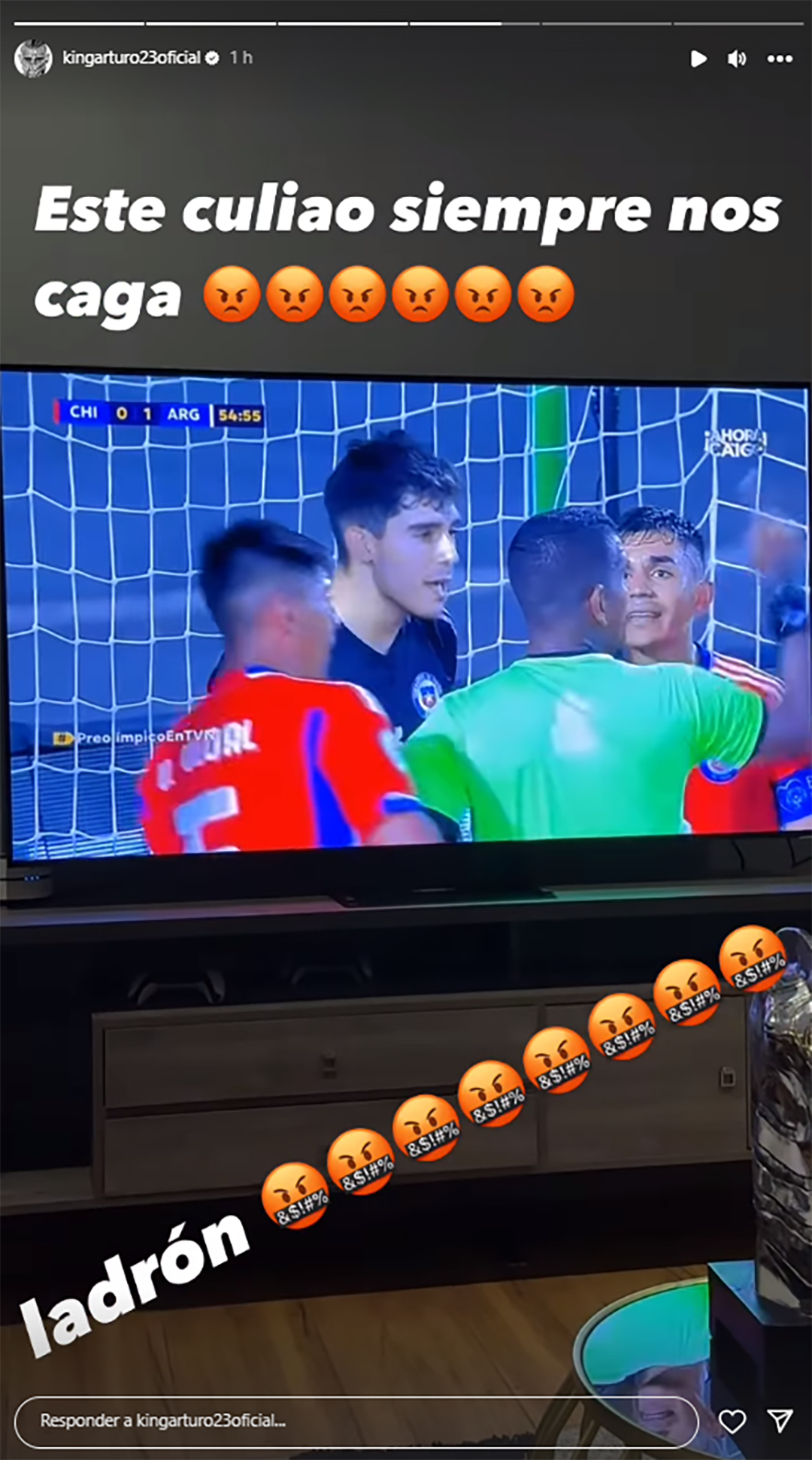 El enojo de Arturo Vidal con el árbitro del partido entre Chile y Argentina en el Preolímpico Sub 23