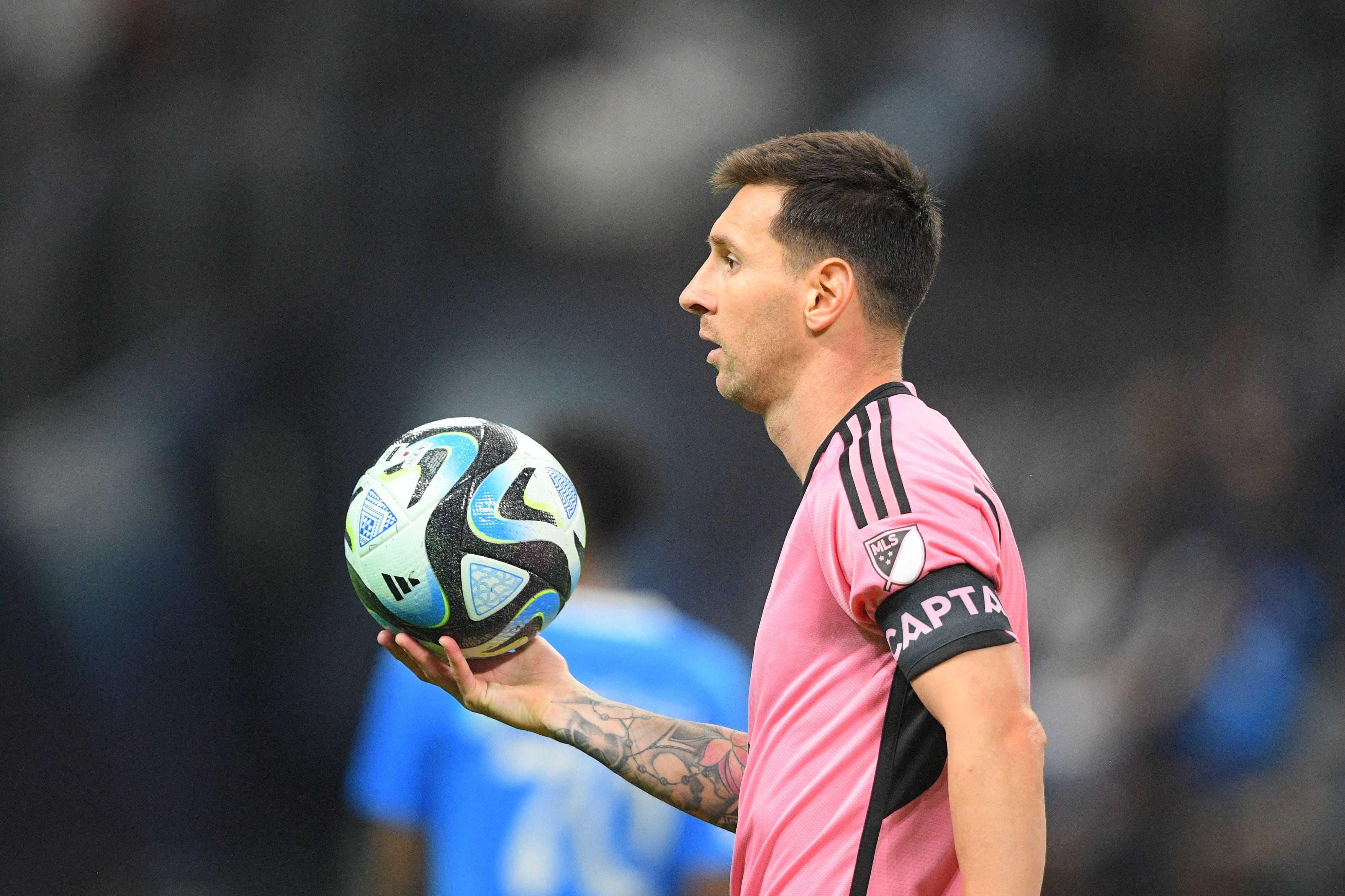 Messi anotó un gol de penal en la derrota 4-3 frente al Al Hilal (Foto: USA Today)