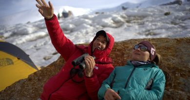 Imperdible: Disney+ estrena serie sobre Alex Honnold y su ascenso en el Ártico