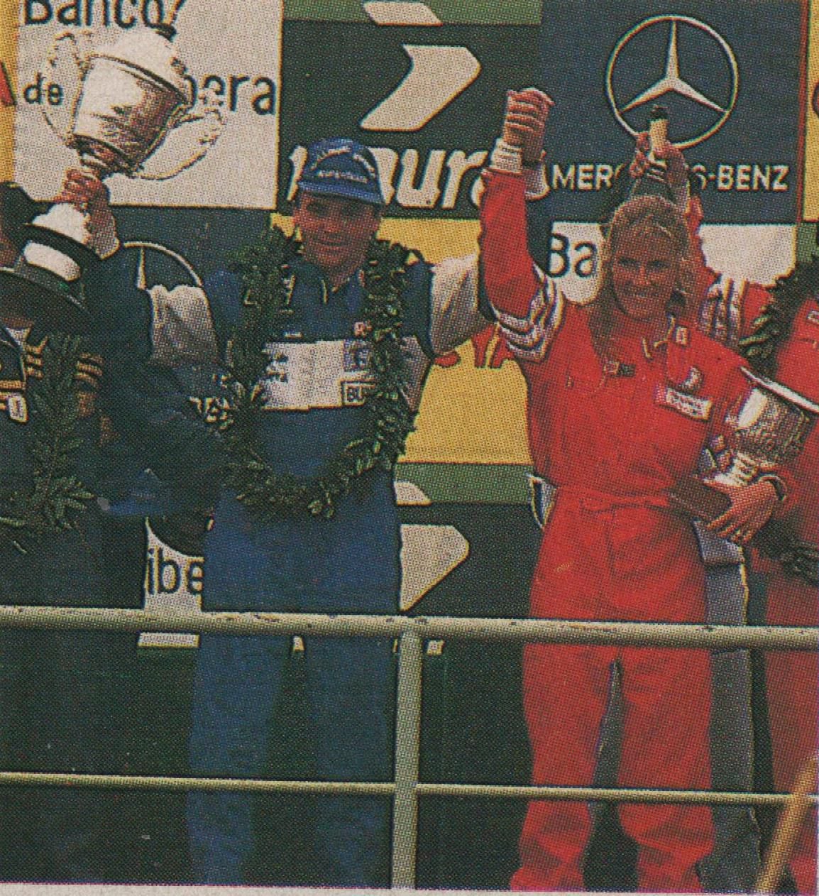 En el podio de Buenos Aires 1993 junto a Virginia Elizalde (archivo CORSA)