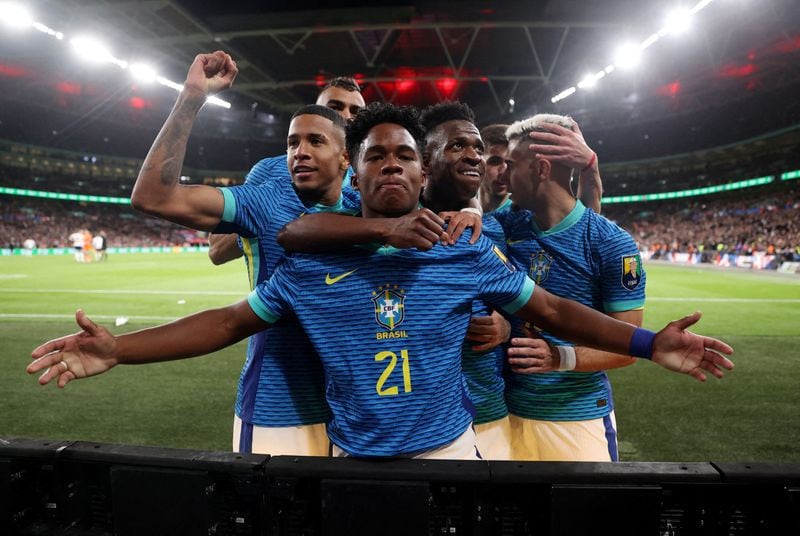 Endrick tuvo su momento protagónico con el único tanto en la victoria de Brasil sobre Inglaterra en el estadio de Wembley (Foto: Reuters)