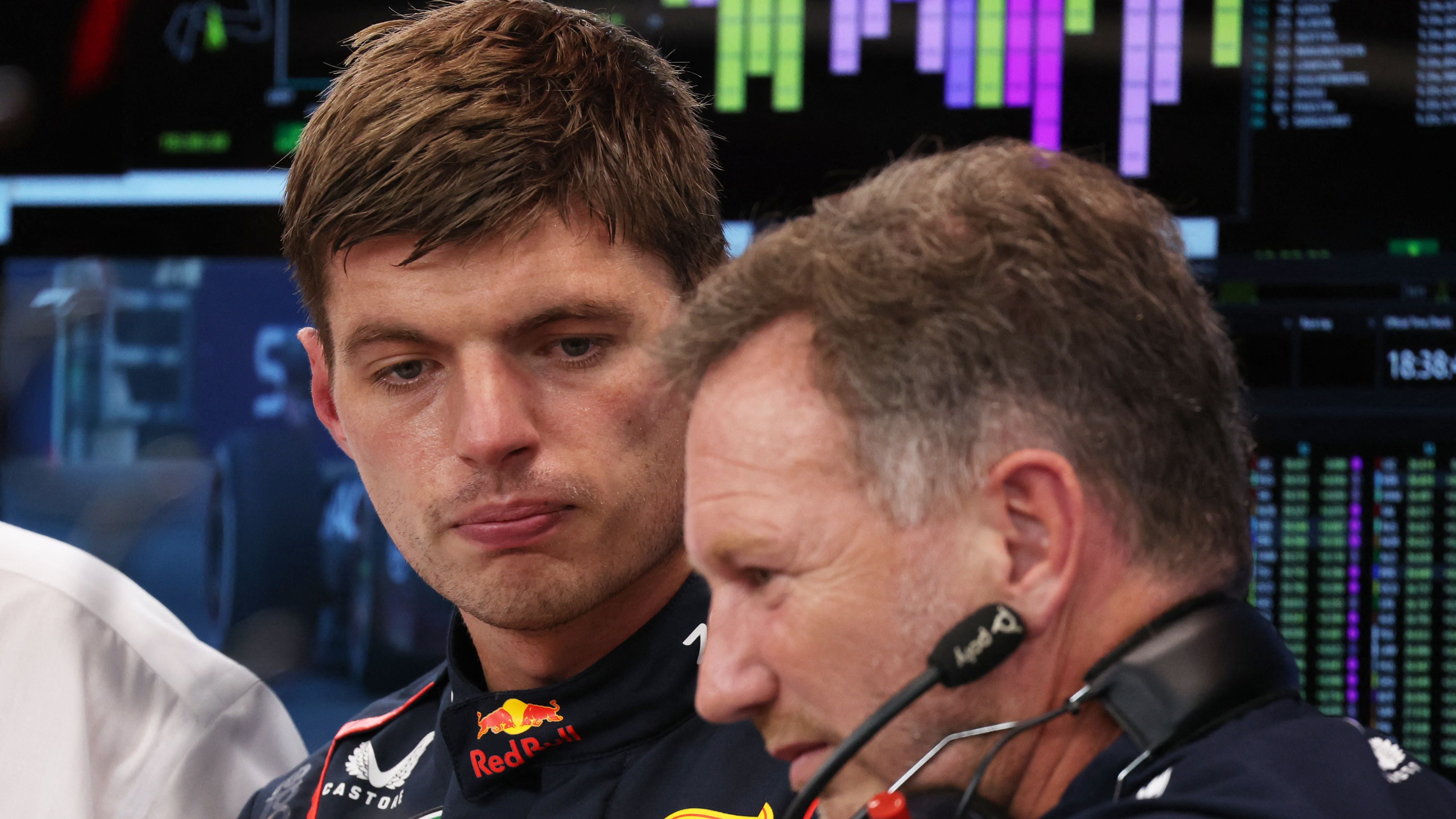 Formula One F1 - Singapore Grand Prix - Marina Bay Street Circuit, Singapore - September 15, 2023 Red Bull's Max Verstappen and Red Bull team principal Christian Horner in the garage during practice REUTERS/Edgar Su