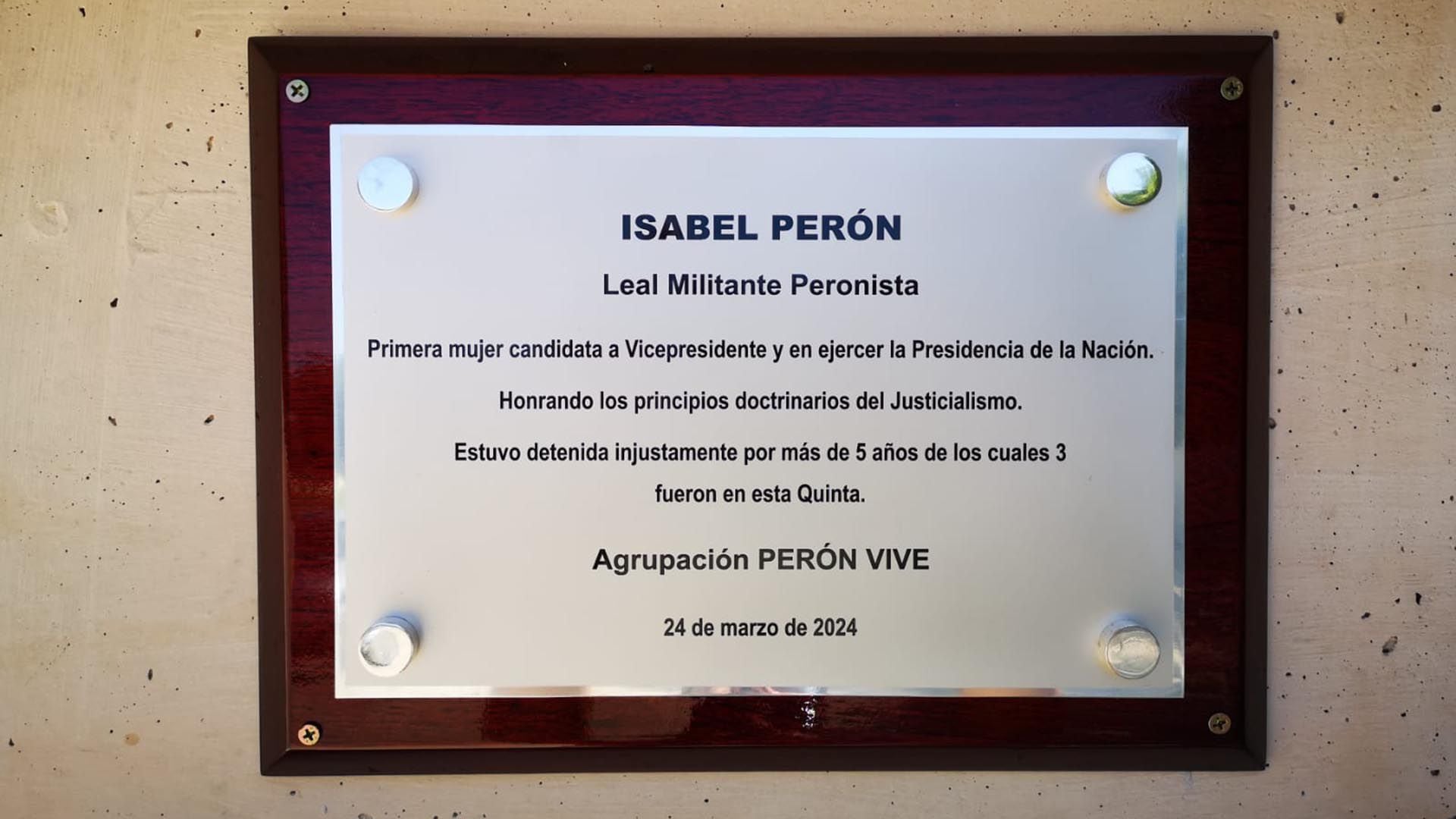 Placa - Isabel Perón - San Vicente