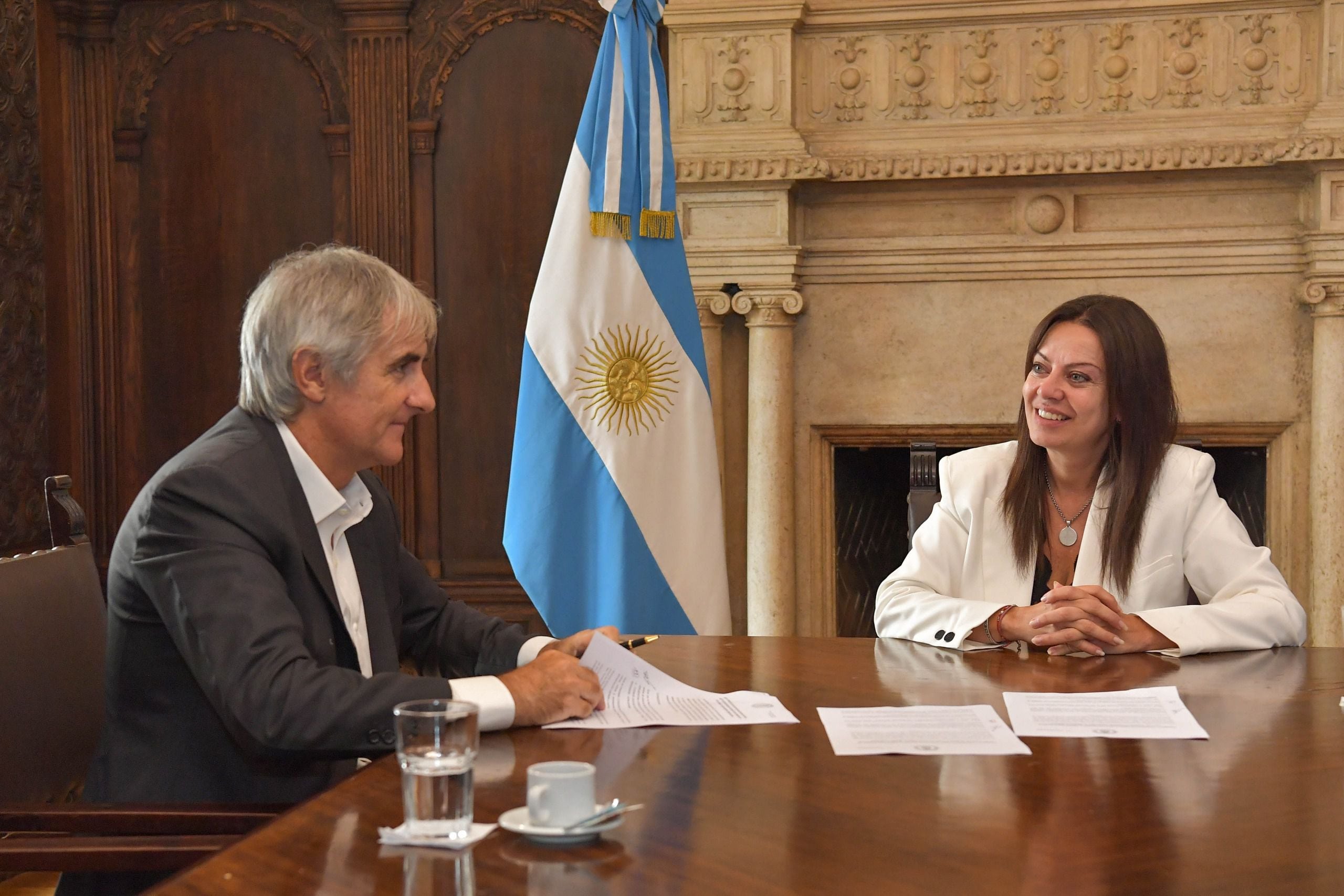 La ministra Pettovello con Cáritas Argentina