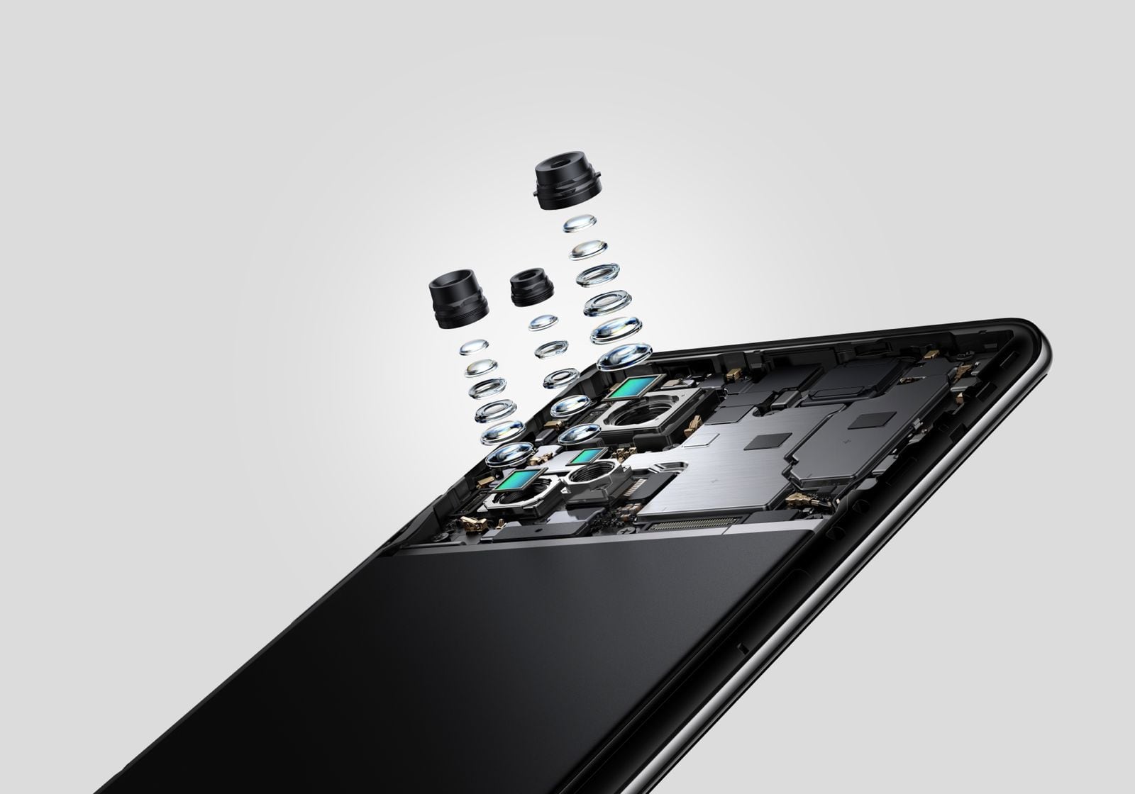 El diseño de la cámara del celular OPPO Reno 11 5G, está equipado con tres lentes para realizar fotos ya sea de paisaje como de primer plano, el cual es su especialidad. (Foto: OPPO)