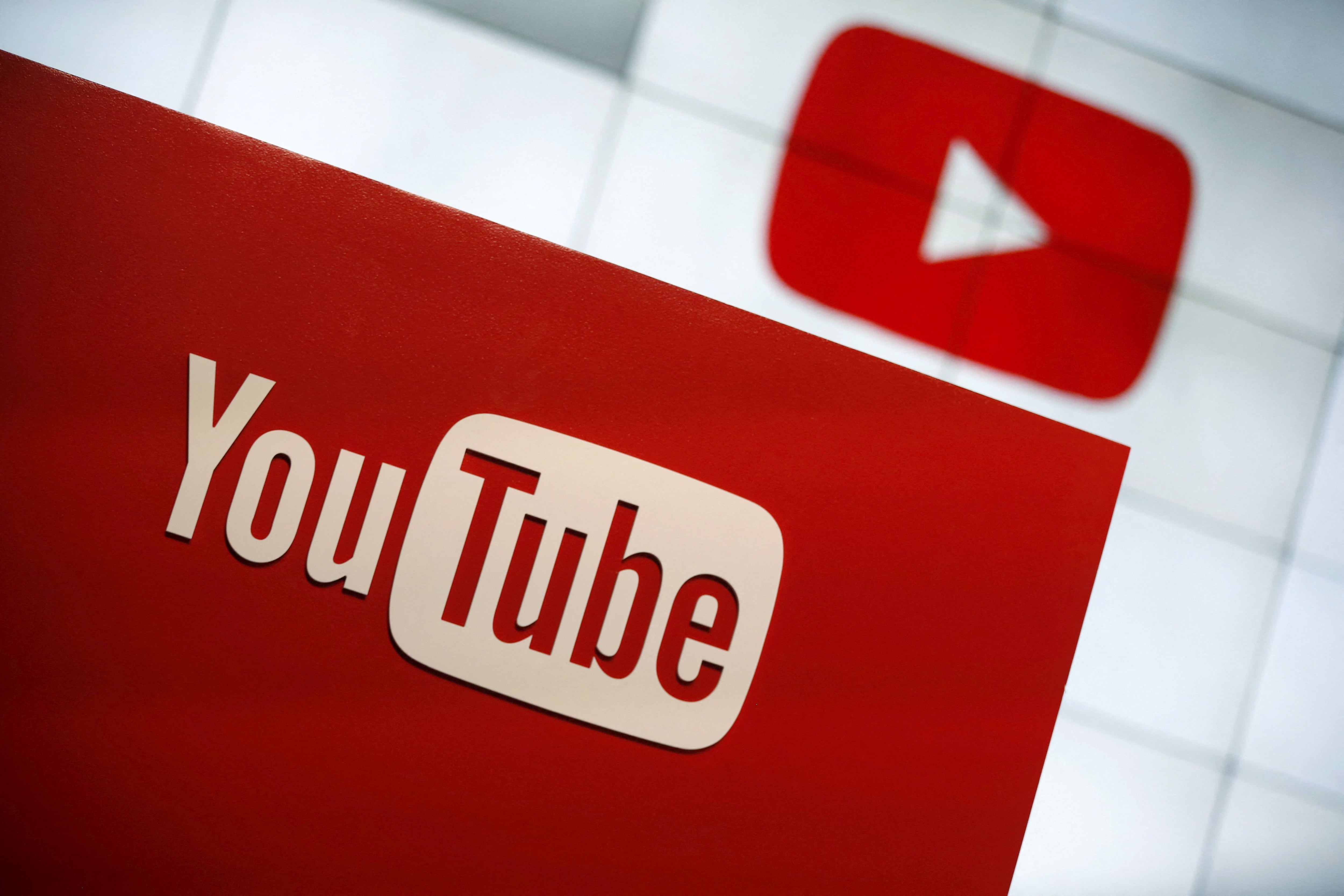 YouTube puede pagar entre 2 a 34 dólares por cada video que tenga más de 1.000 visualizaciones. (REUTERS)