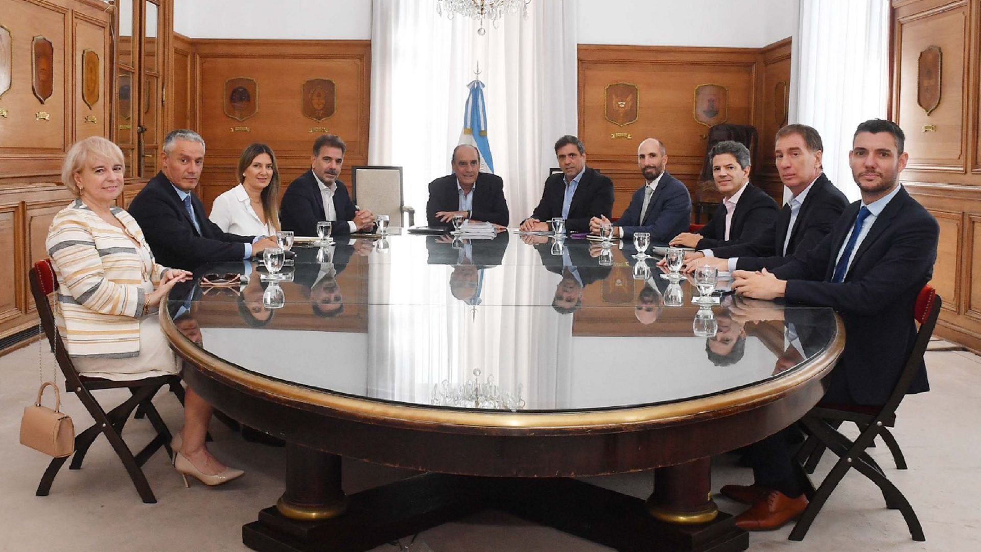 Diputados del PRO junto al ministro del Interior Guillermo Francos