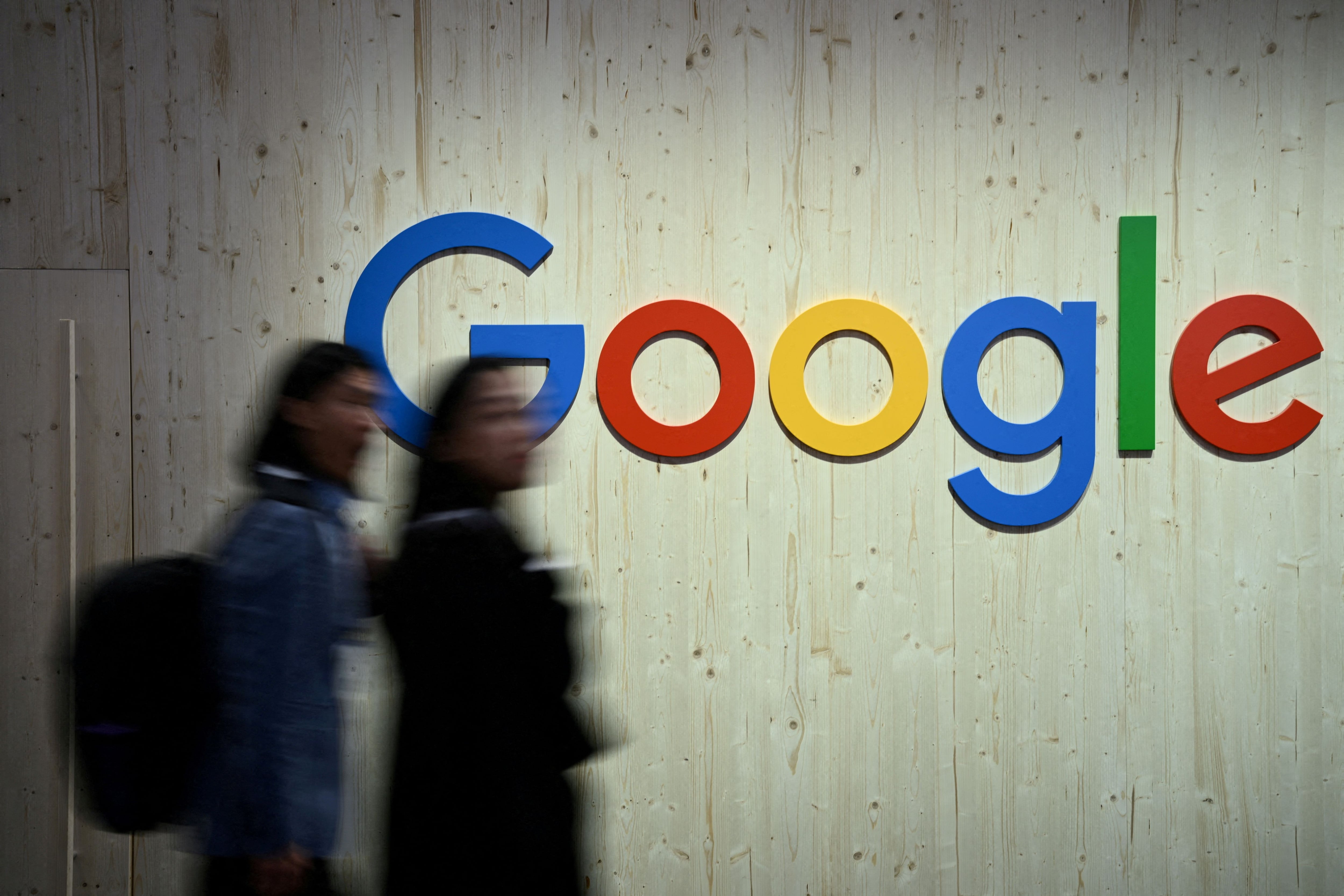 Google quiere educar a los usuarios con una estrategia que consiste en explicarlos como funciona la desinformación. (REUTERS)