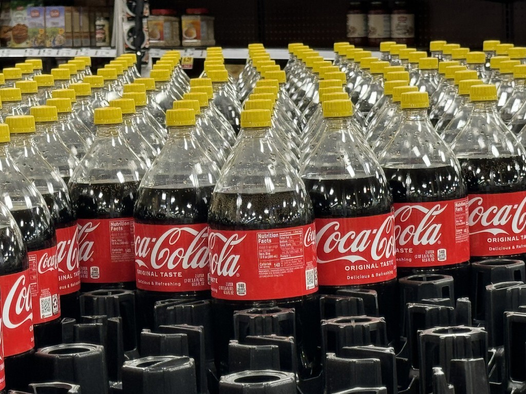 Empieza la única época del año en la que Estados Unidos vende Coca-Cola con azúcar: la pascua judía