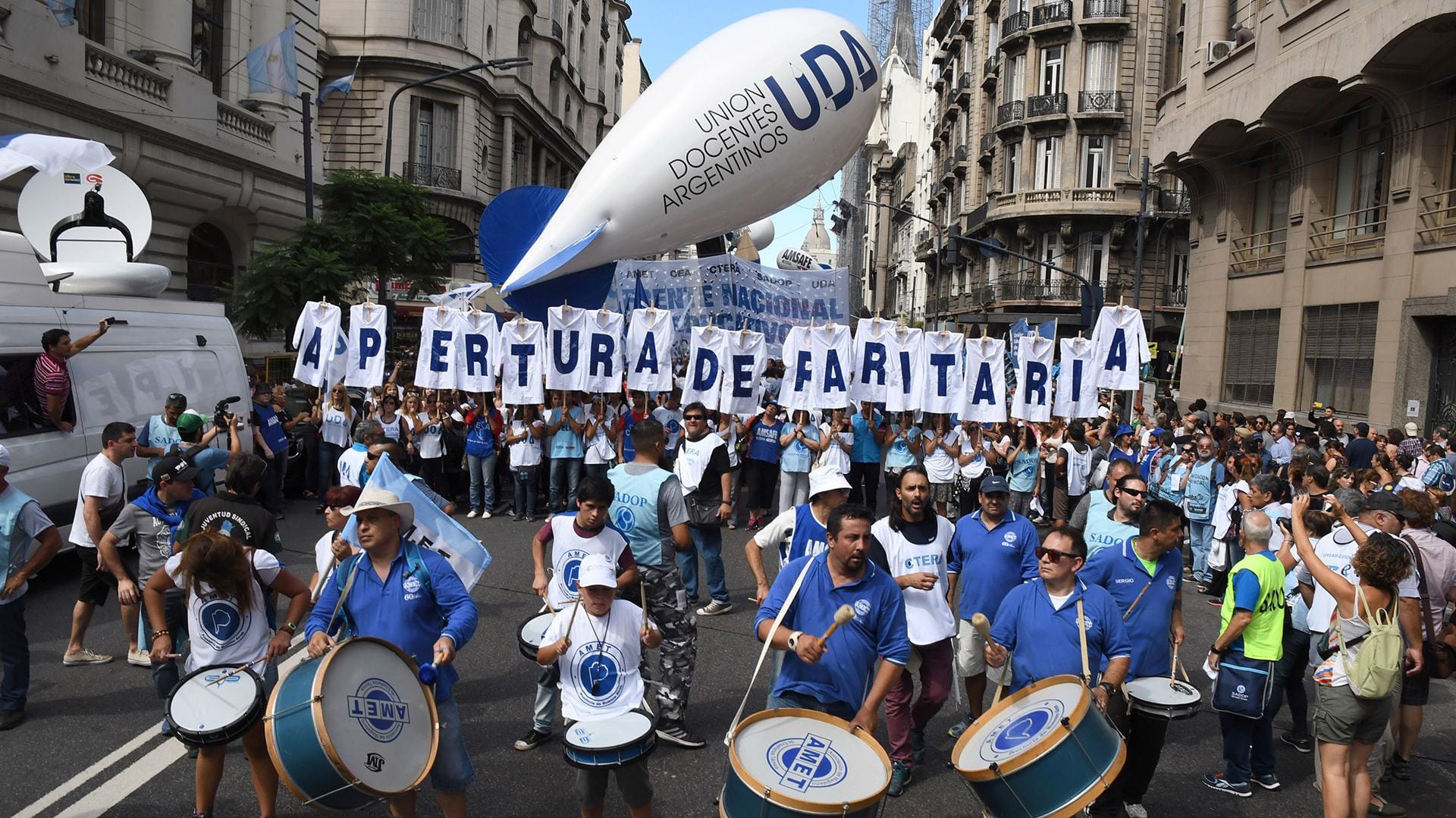 La Unión Docentes Argentinos (UDA) coordinaría con los otros sindicatos del sector una protesta nacional en reclamo de mejoras salariales