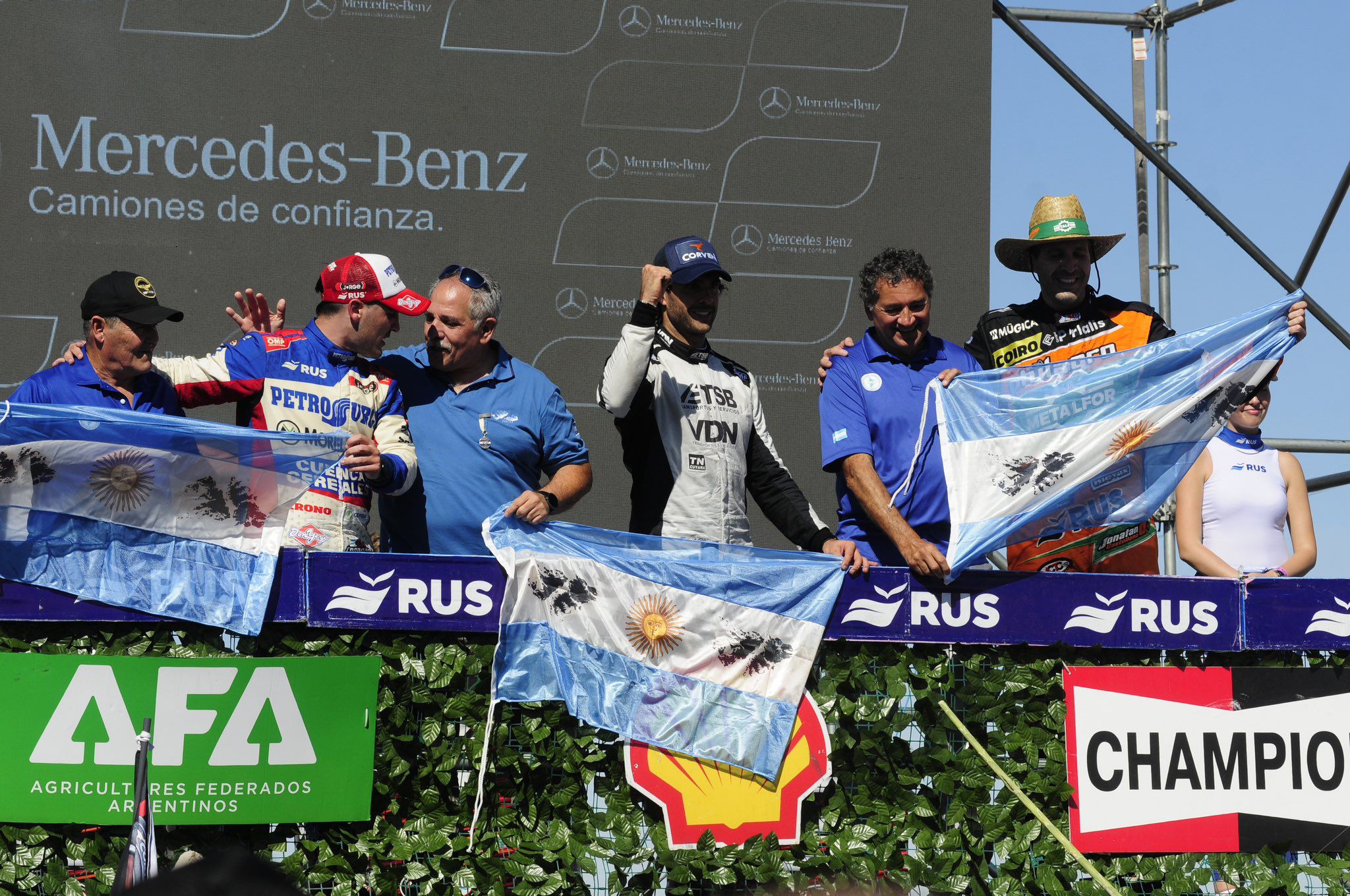 El podio neuquino: de izquierda a derecha, Elio Craparo, Manu Urcera y Jonatan Castellano (Prensa ACTC)