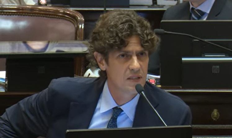 Martín Lousteau defendió el aumento a los senadores: “El vocero del Presidente estaba cobrando tres veces más”