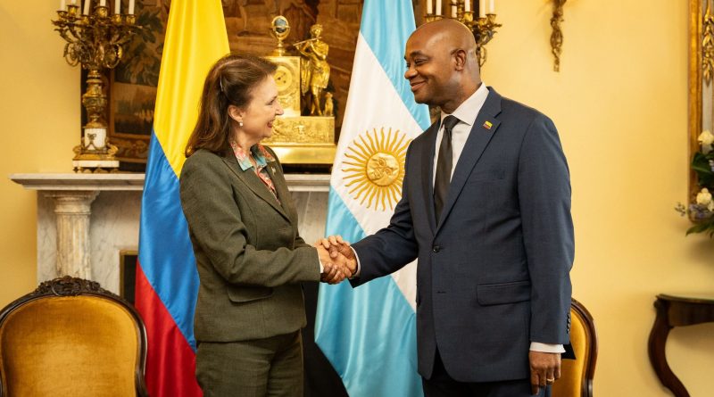 Mondino se reunió con el canciller de Colombia y dieron por superado el conflicto diplomático tras el cruce de Milei y Petro