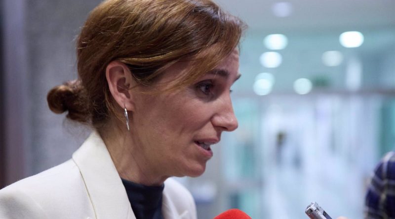Mónica García dice que ha hablado con PSOE para enviarle apoyo a Sánchez y critica el «bullying político» de la derecha