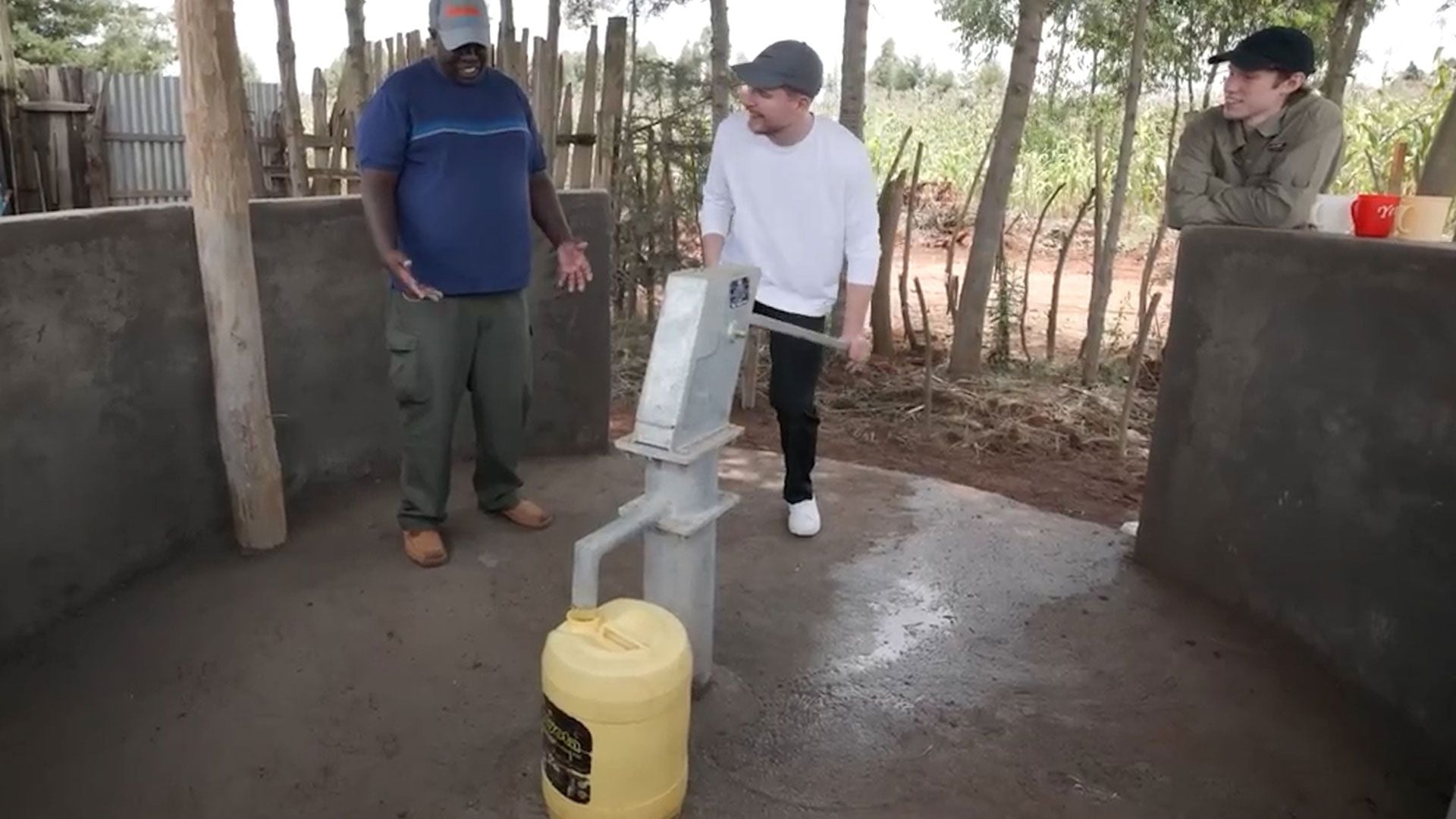 MrBeast, el youtuber que construyó 100 pozos de agua en África