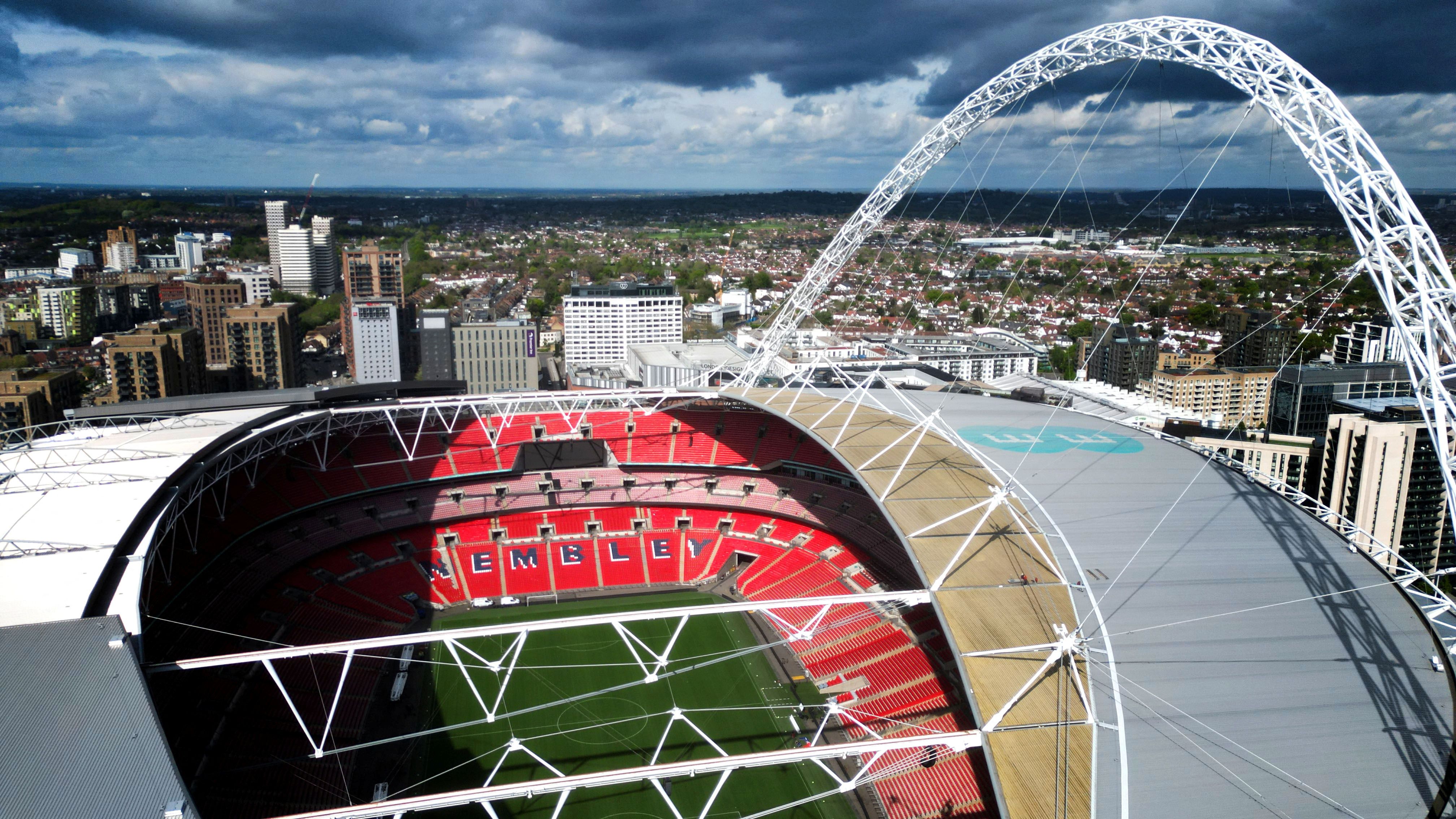 Vista aérea del mítico estadio de Wembley (REUTERS/Carl Recine)