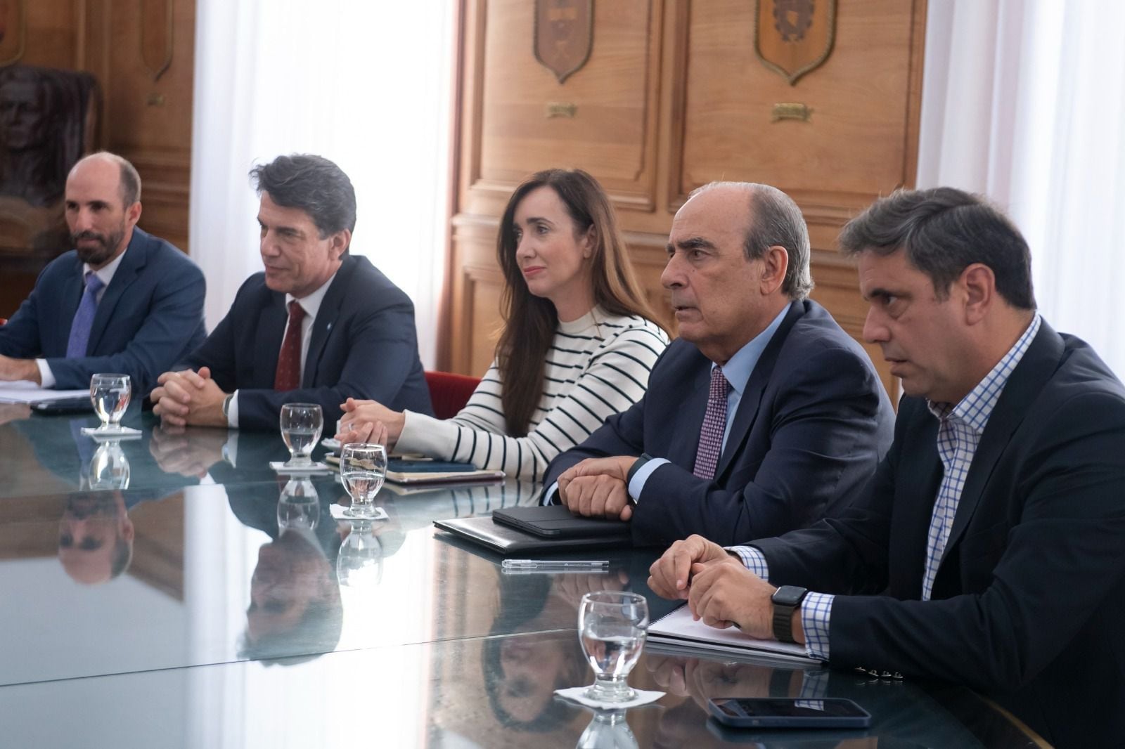 Nicolás Posse y Guillermo Francos reciben a jefes de bloques del Senado