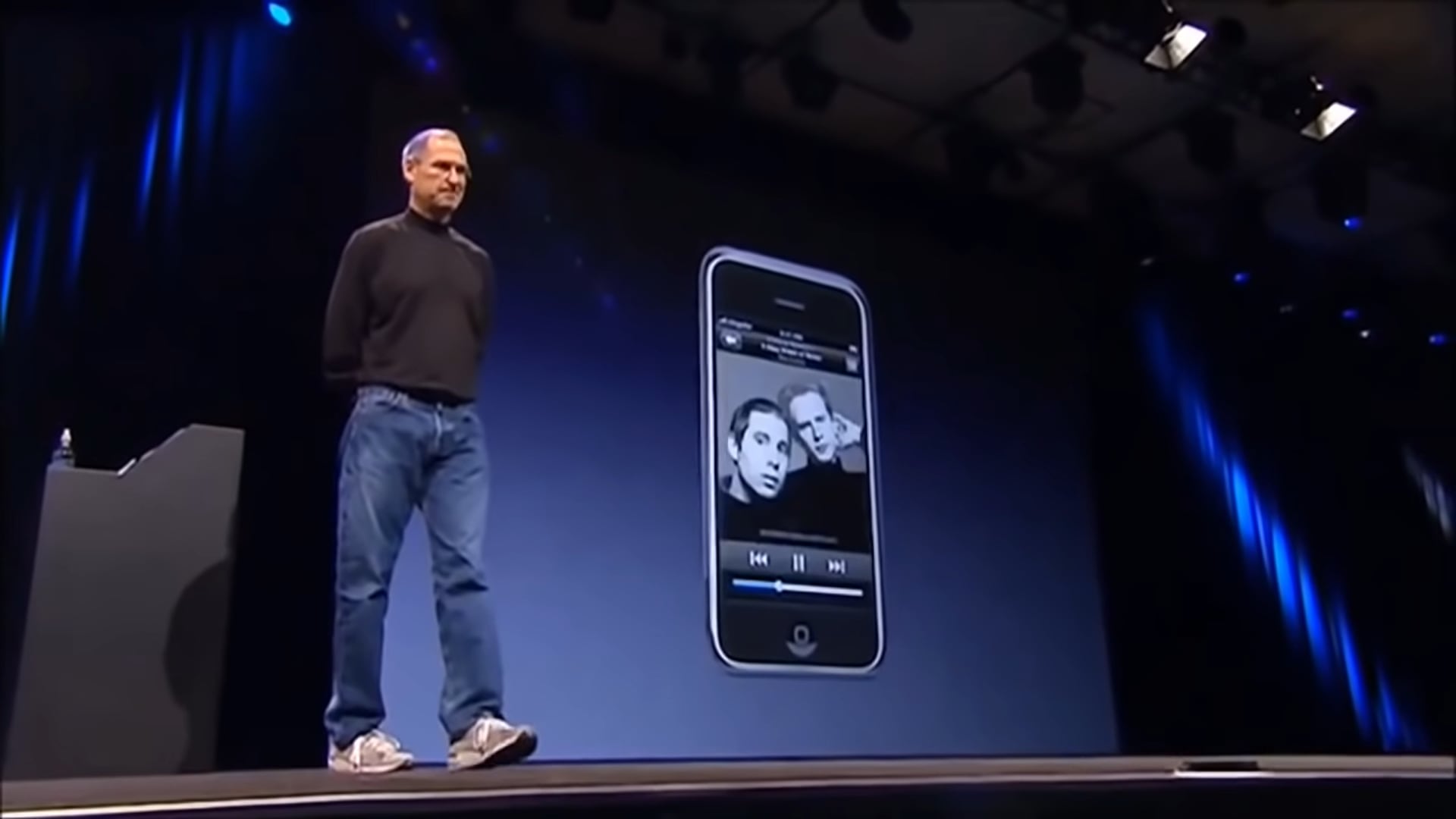 Steve Jobs cuestionó la funcionabilidad de los botones. (Captura de YouTube de Juan Carlos Villacorta)