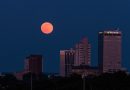 Una supergigante roja y la Luna del solsticio, los dos mayores espectáculos de junio en el cielo nocturno